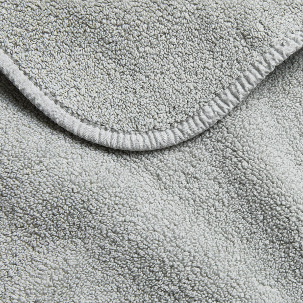 Serviette de bain en coton bleu brume
