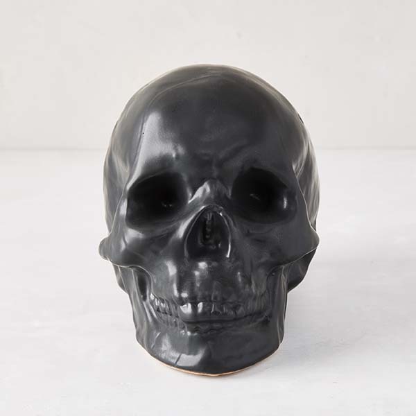 Decoración de calavera de cerámica negro mate