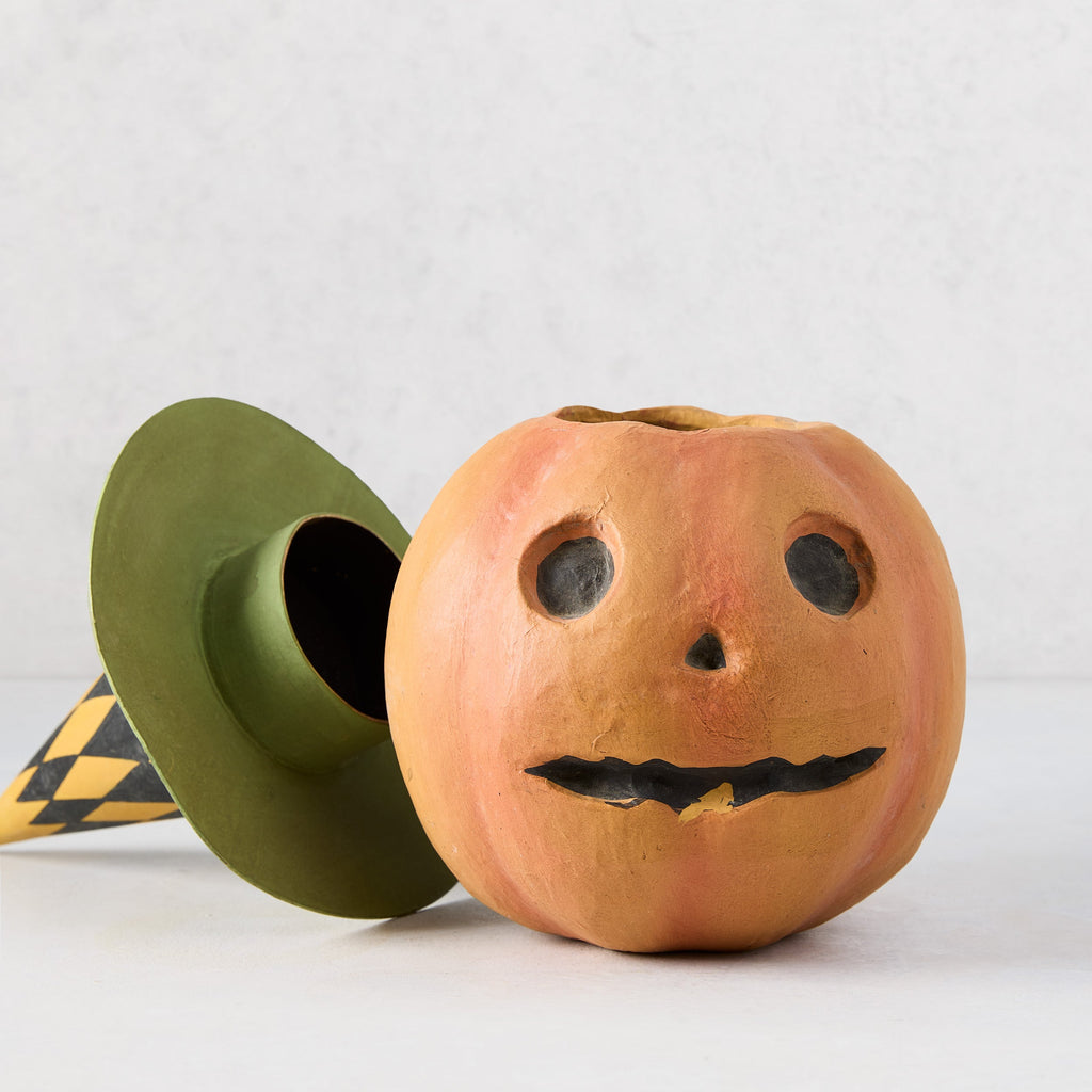 Cubo de dulces de Halloween de calabaza de papel maché