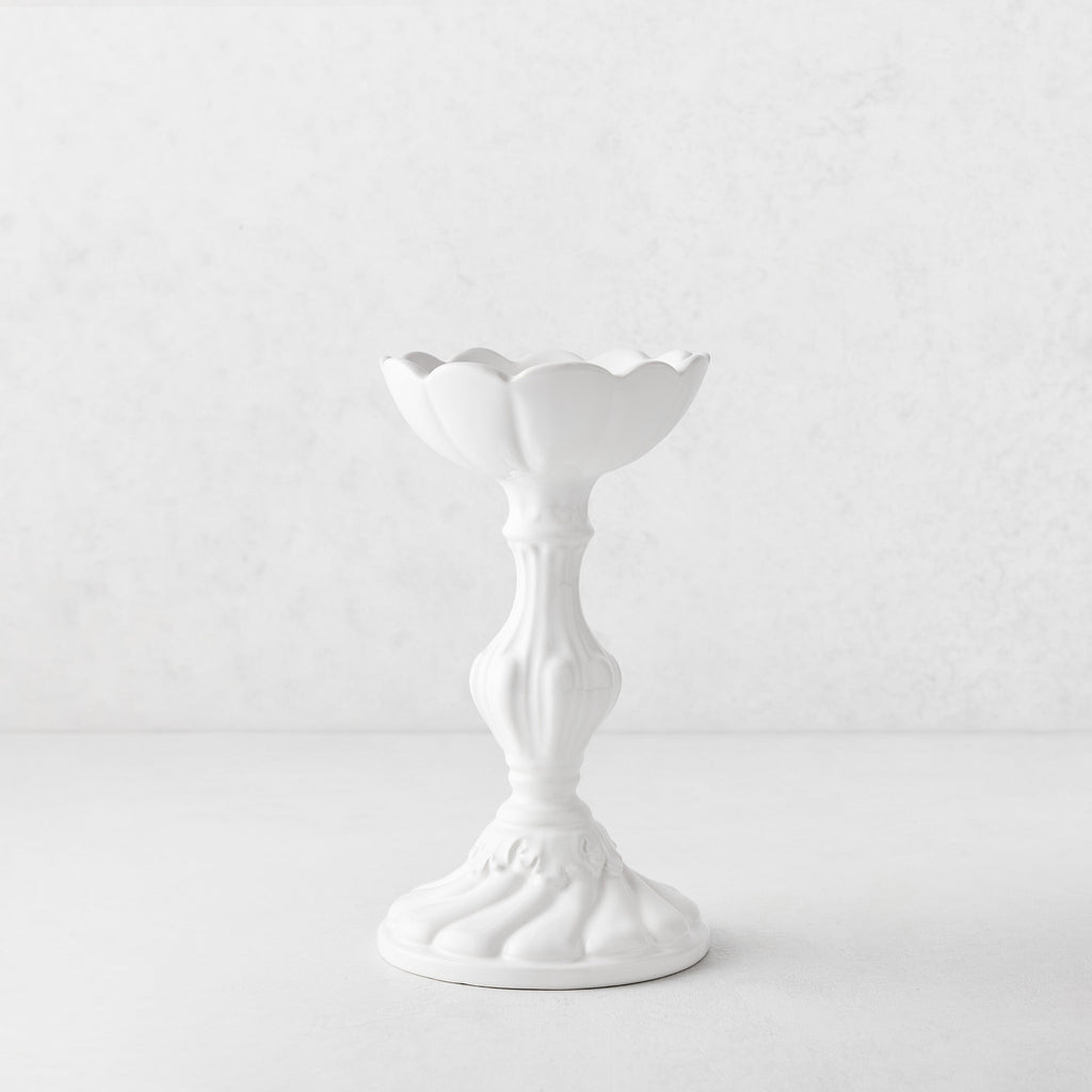 Kleine witte keramische kandelaar